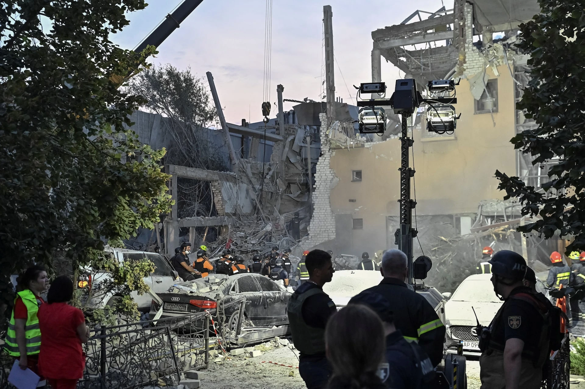 Russia Escalates Airstrikes on Ukraine Ahead of Talks