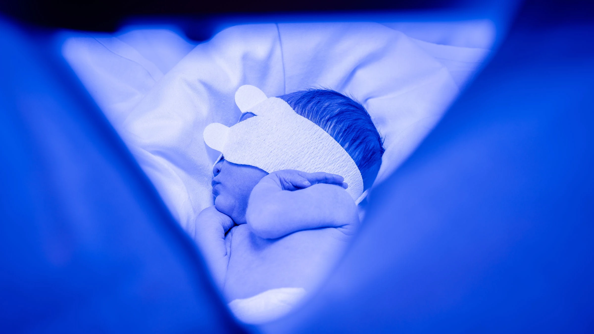 Student Creates Solar-Powered Sling for Newborn Jaundice
