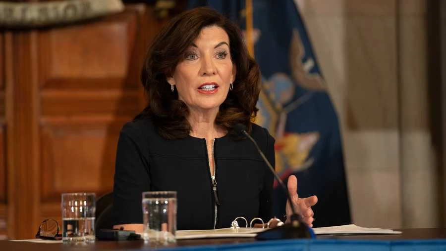 Hochul's Firm Stance on ICE Complicates Democratic Politics