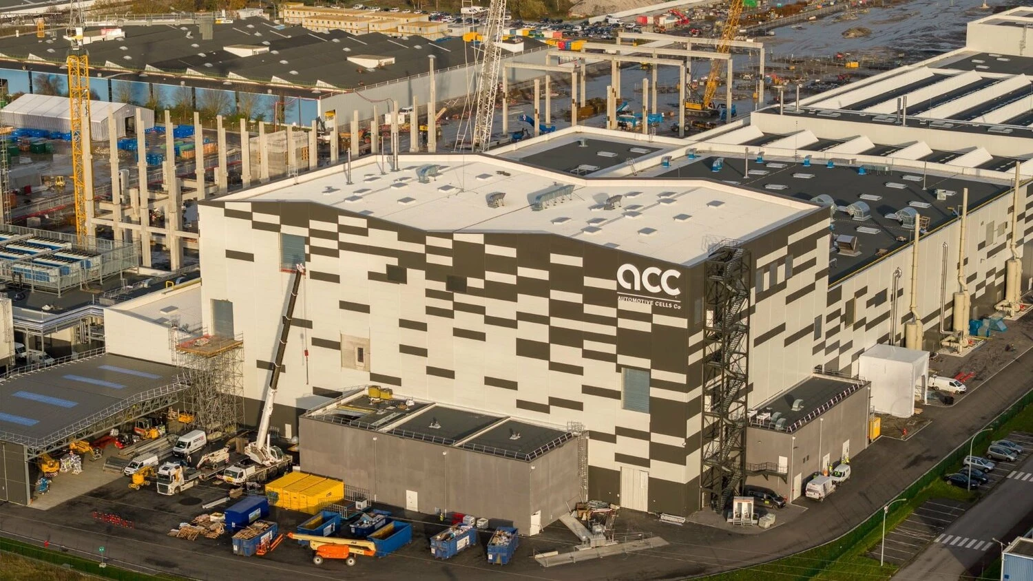 ACC Halts EV Battery Gigafactory Plans in Europe