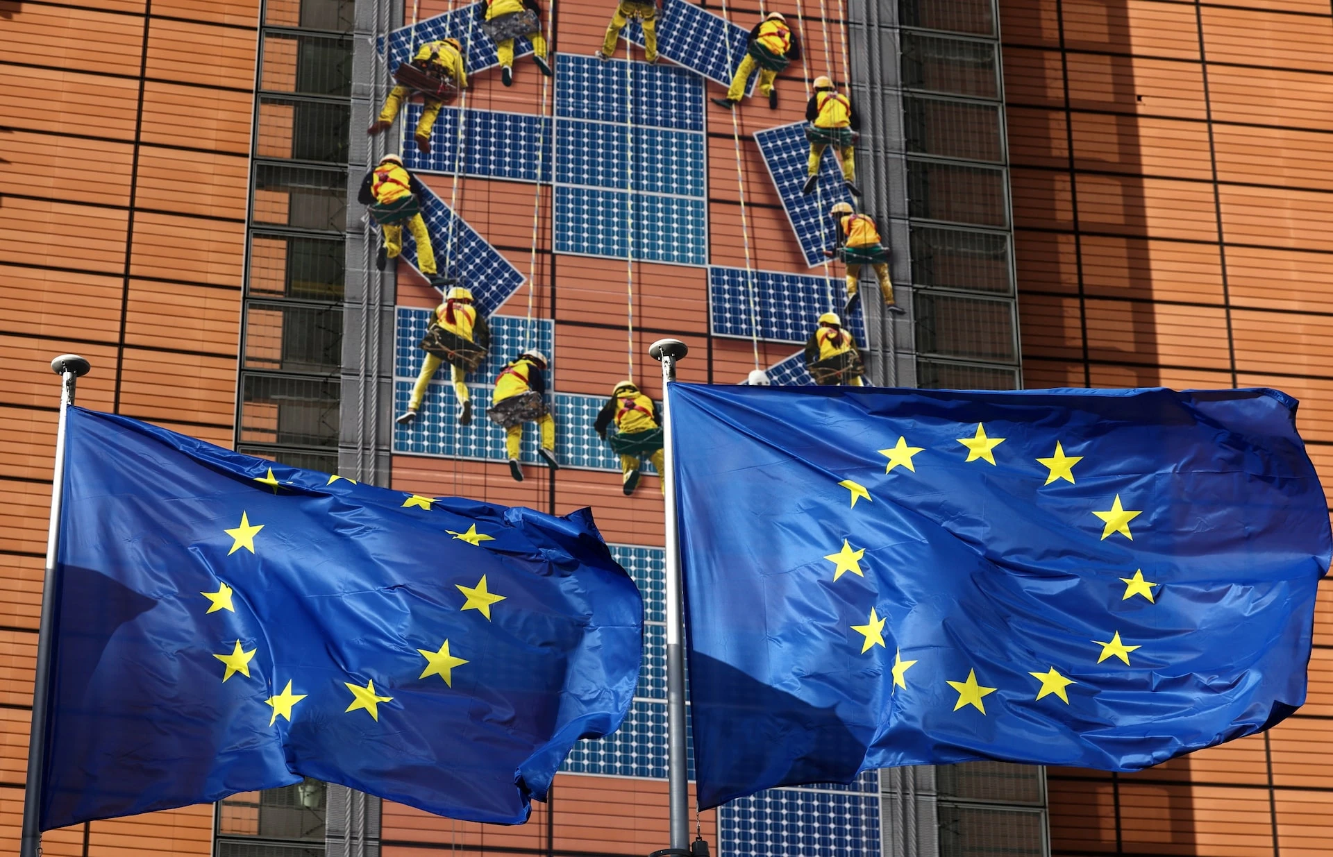European Commission to Revise Chemicals Regulation Framework