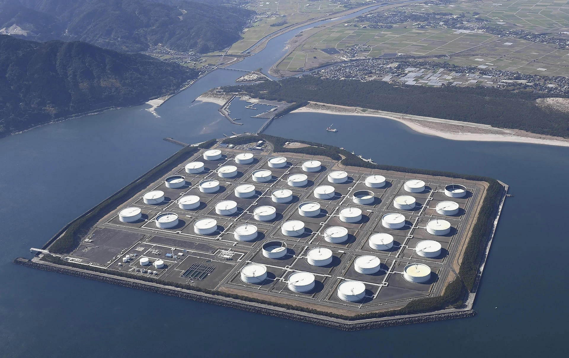 Japan Releases Oil Reserves Amid U.S.-Israel Conflict
