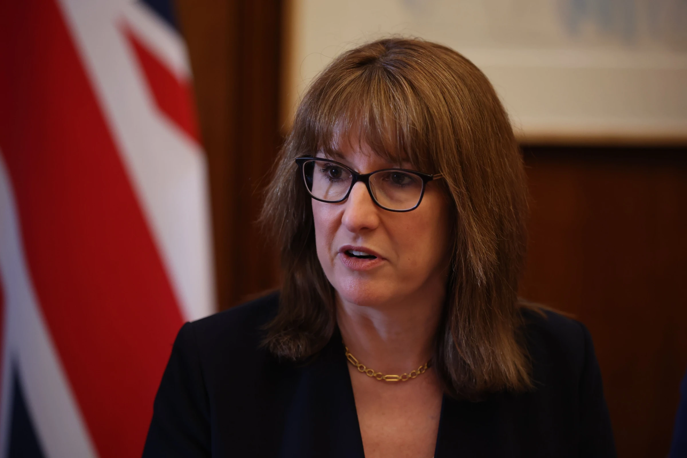 UK Chancellor Calls for De-escalation in Middle East Conflict