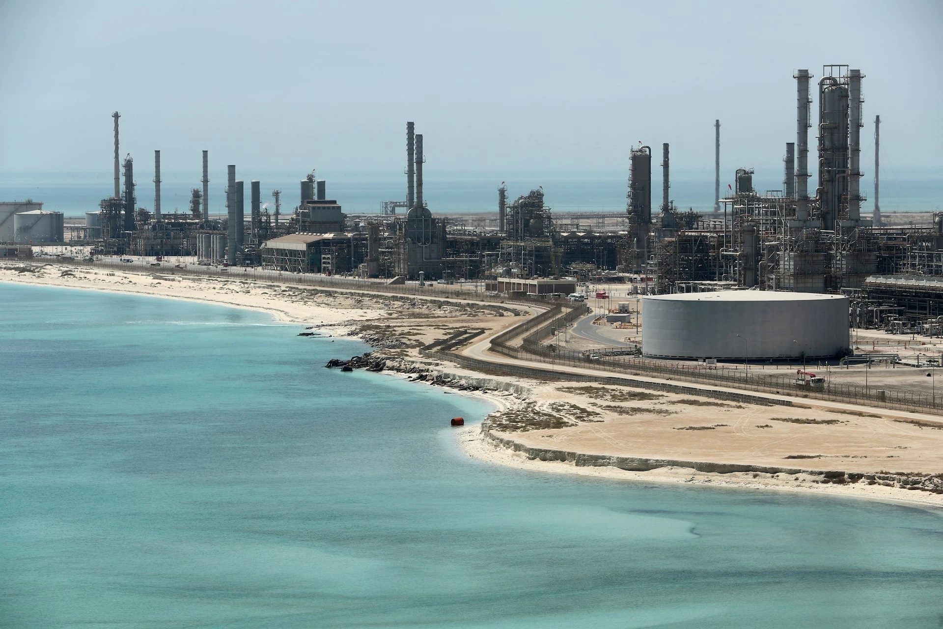 Saudi Arabia Cuts Arab Light Crude Prices for Asia