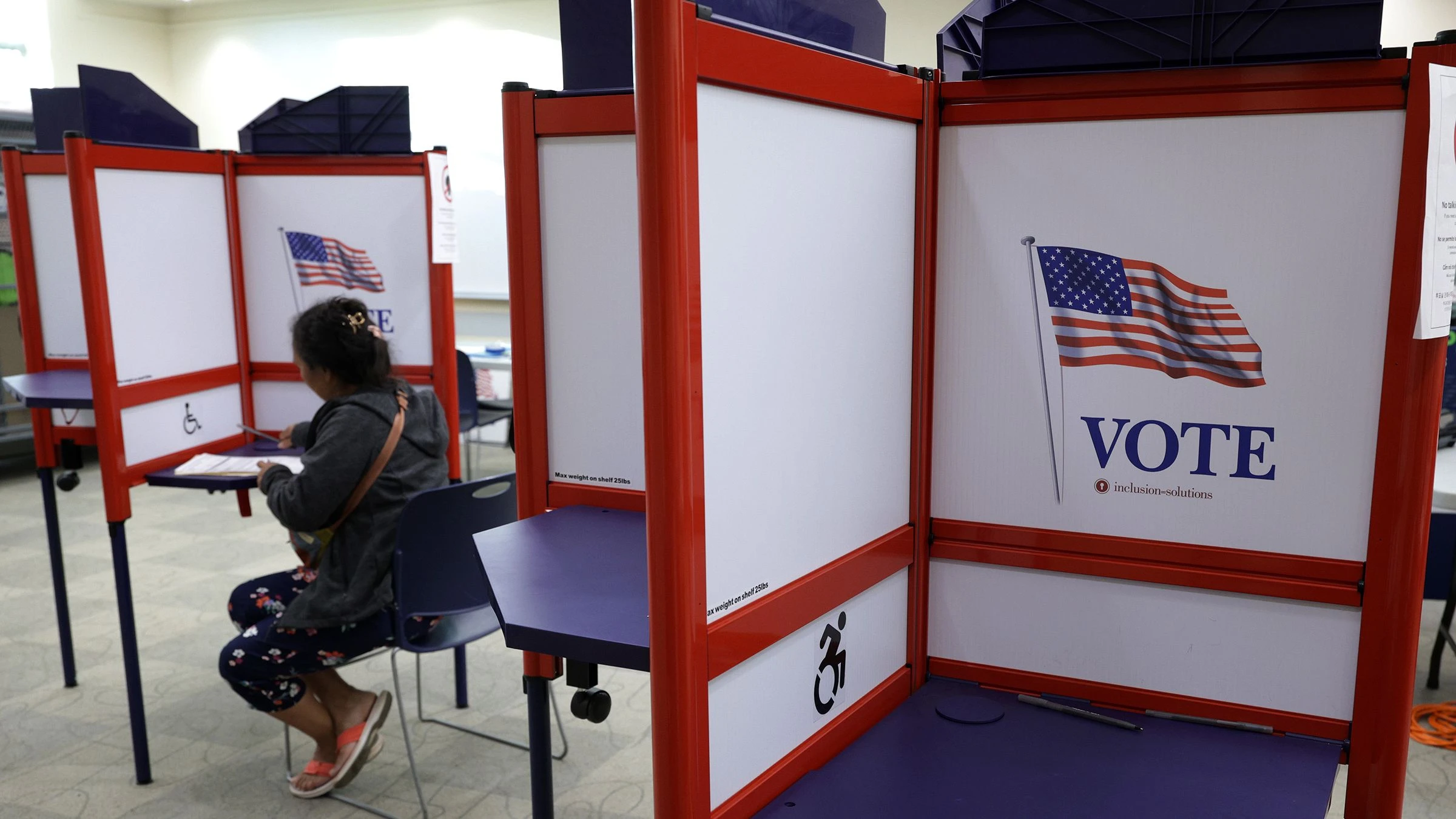 Virginia voters approve Democratic redistricting plan