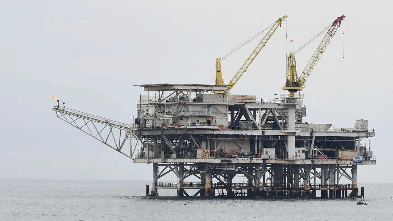 Syria signs deal to develop first offshore oil field