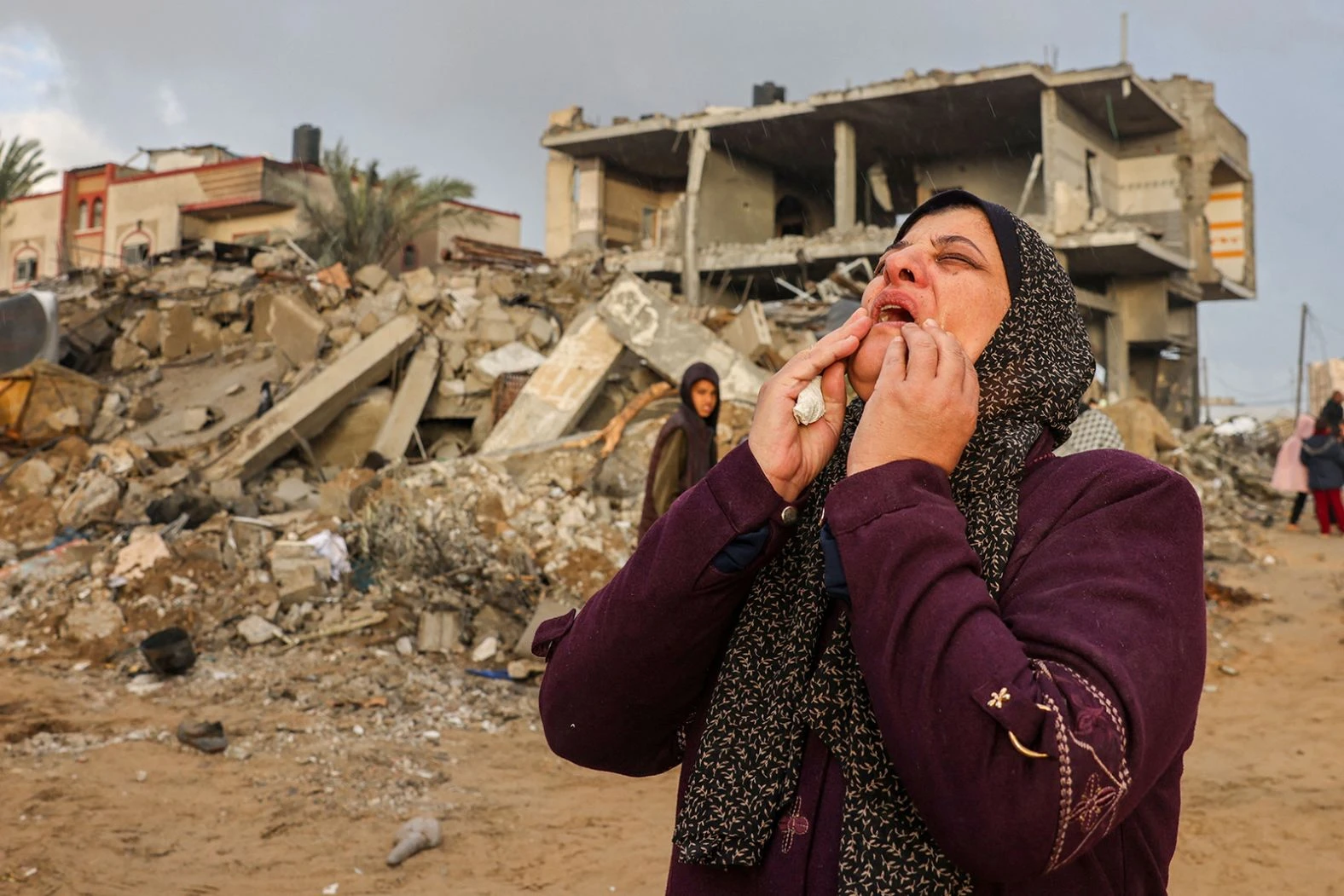 Israeli airstrike kills 11 Palestinians in Gaza
