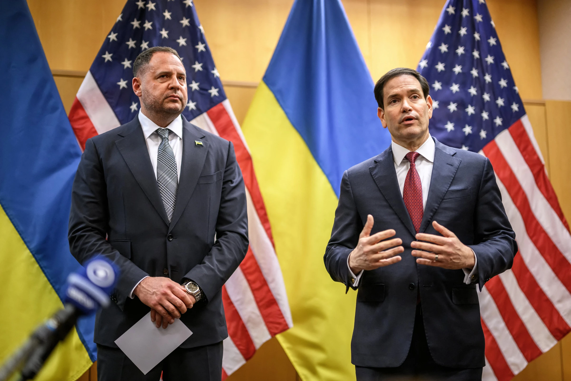 Moscow and Kyiv Meet in Geneva for Peace Talks
