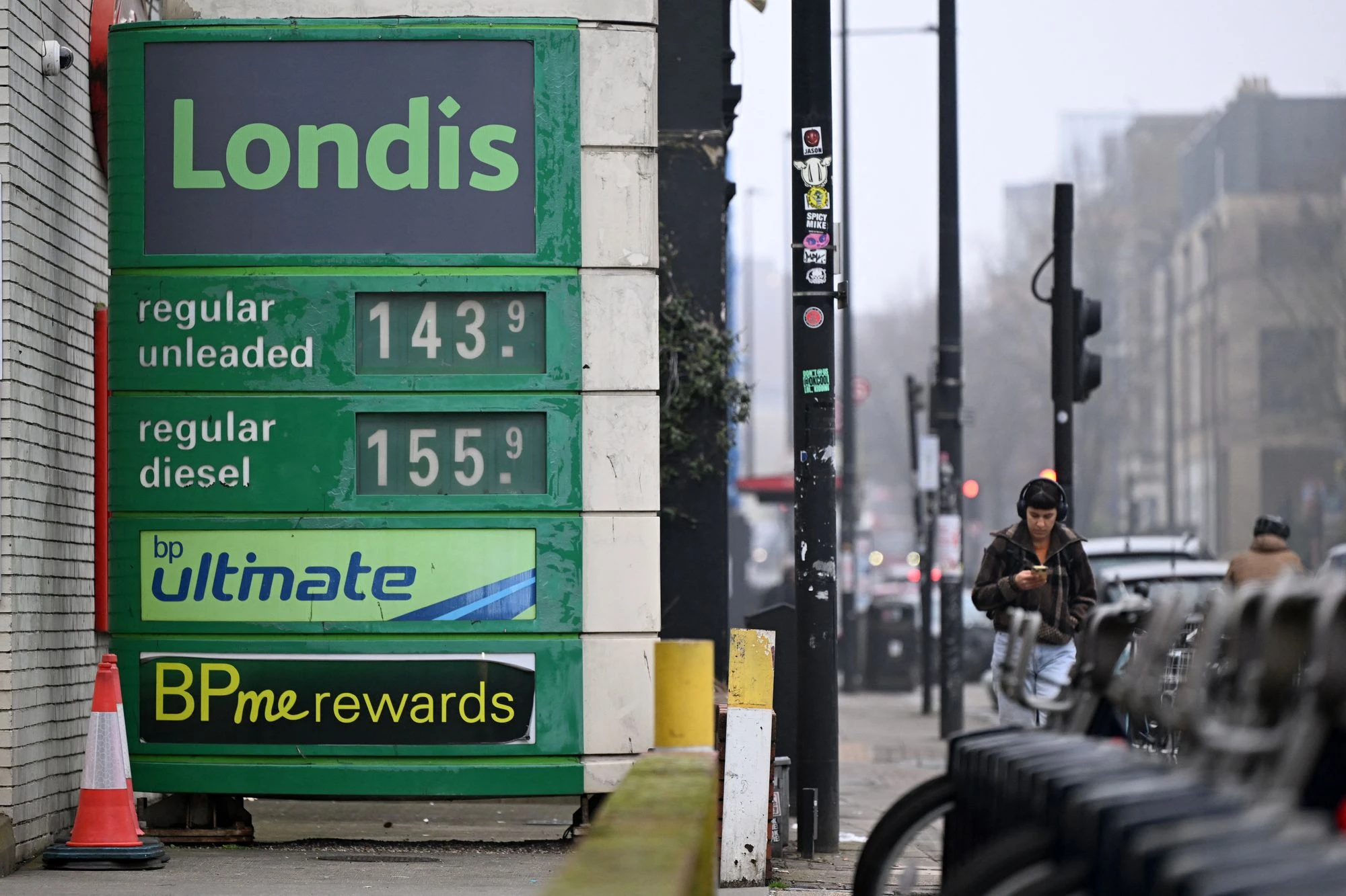 UK government to curb energy firms' profiteering