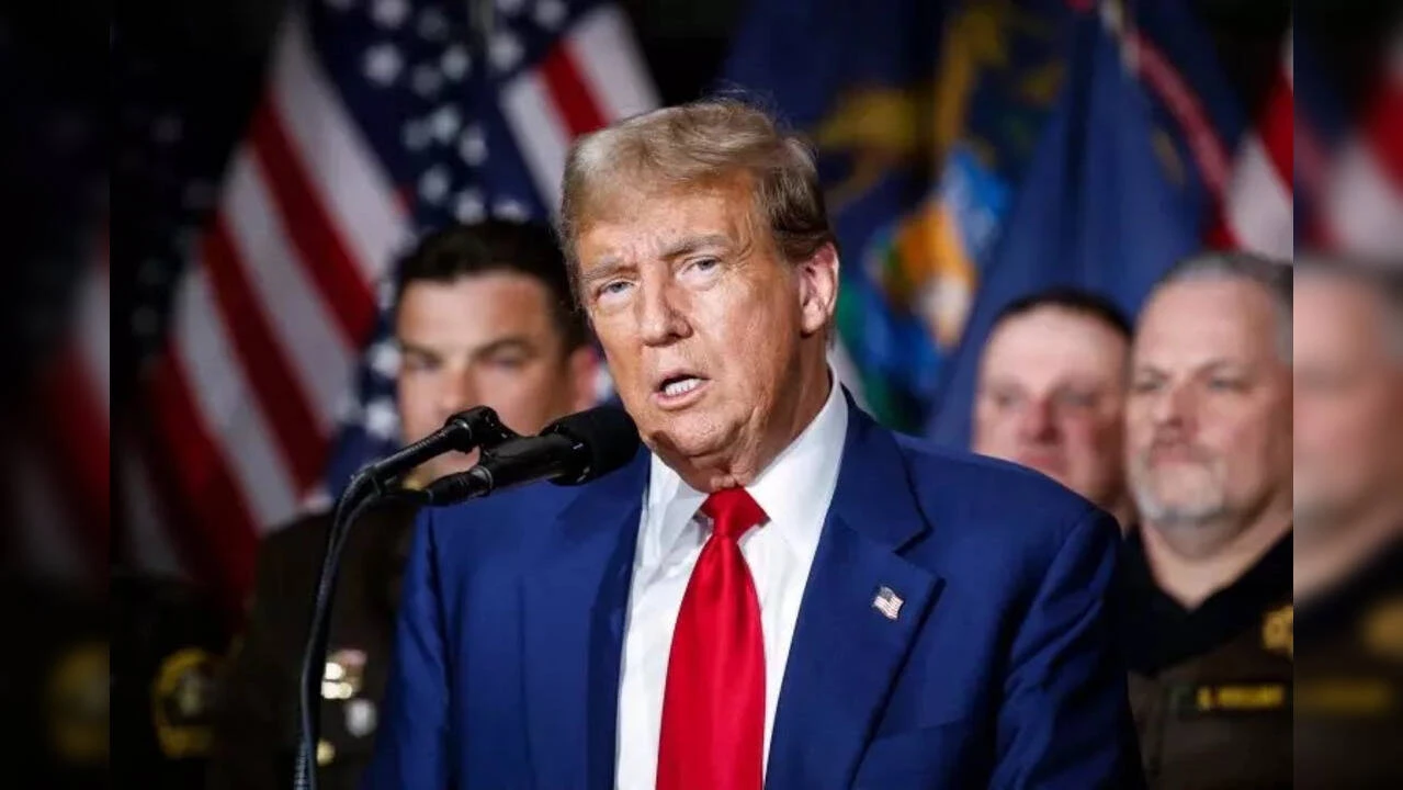 Trump advocates regime change in Iran amid military buildup