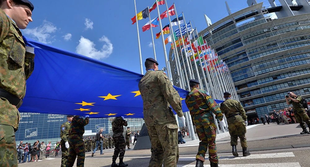 European Commission Cuts Funding for Pro-European Think Tanks