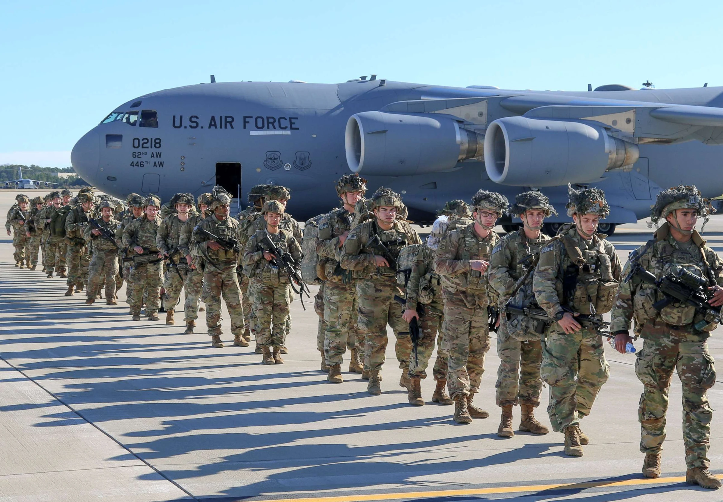 Pentagon to Deploy 3,000 Troops to Middle East