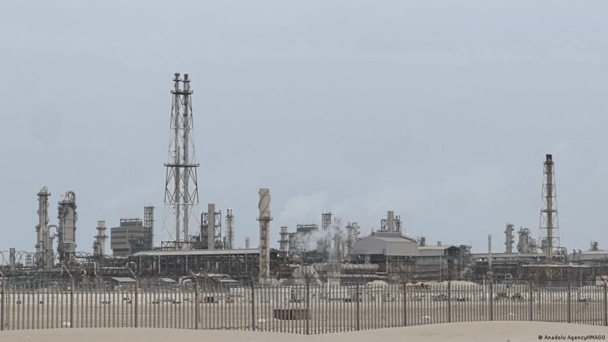 Helium Shortage Threatens Semiconductor Manufacturing Amid Qatar Conflict