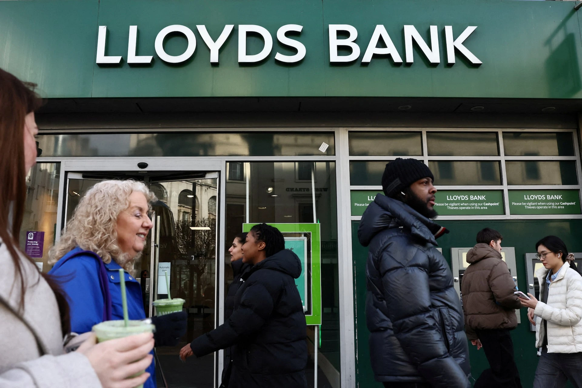 Lloyds Banking Group compensates customers for tech glitch