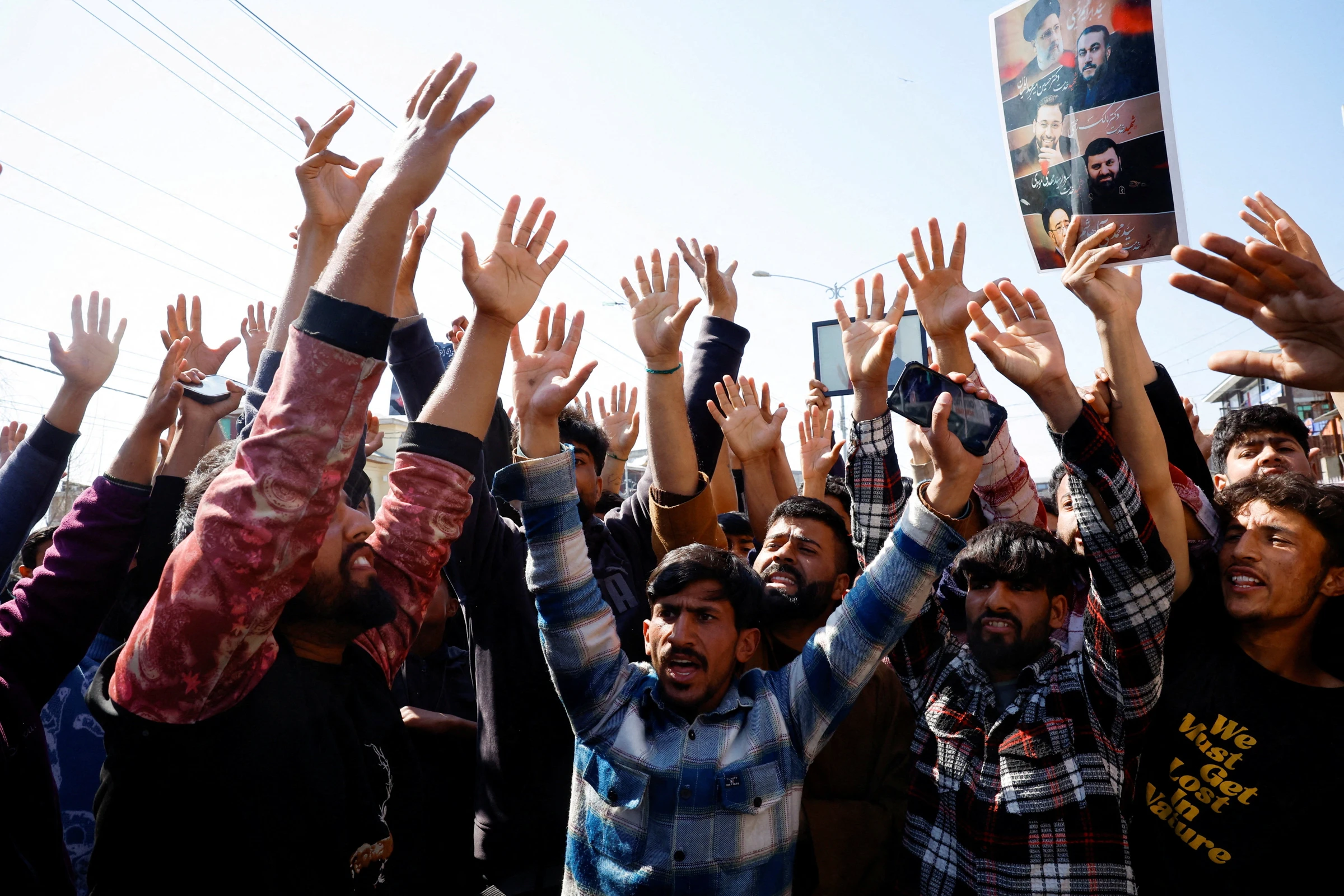 Shia and Sunni Muslims Unite in Mourning Khamenei