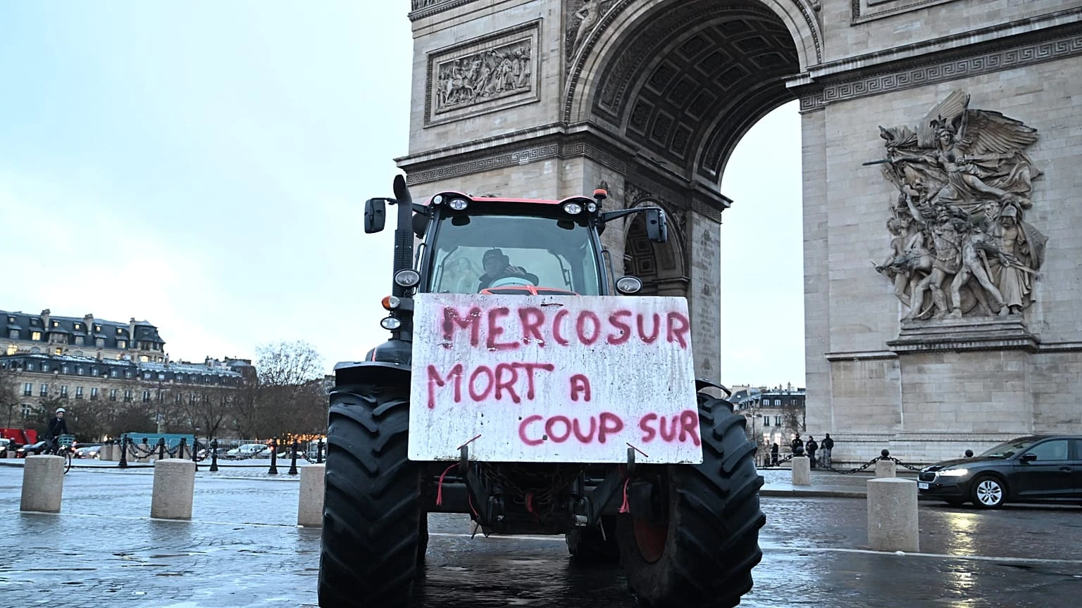 French Farmers Protest EU Mercosur Trade Deal in Paris