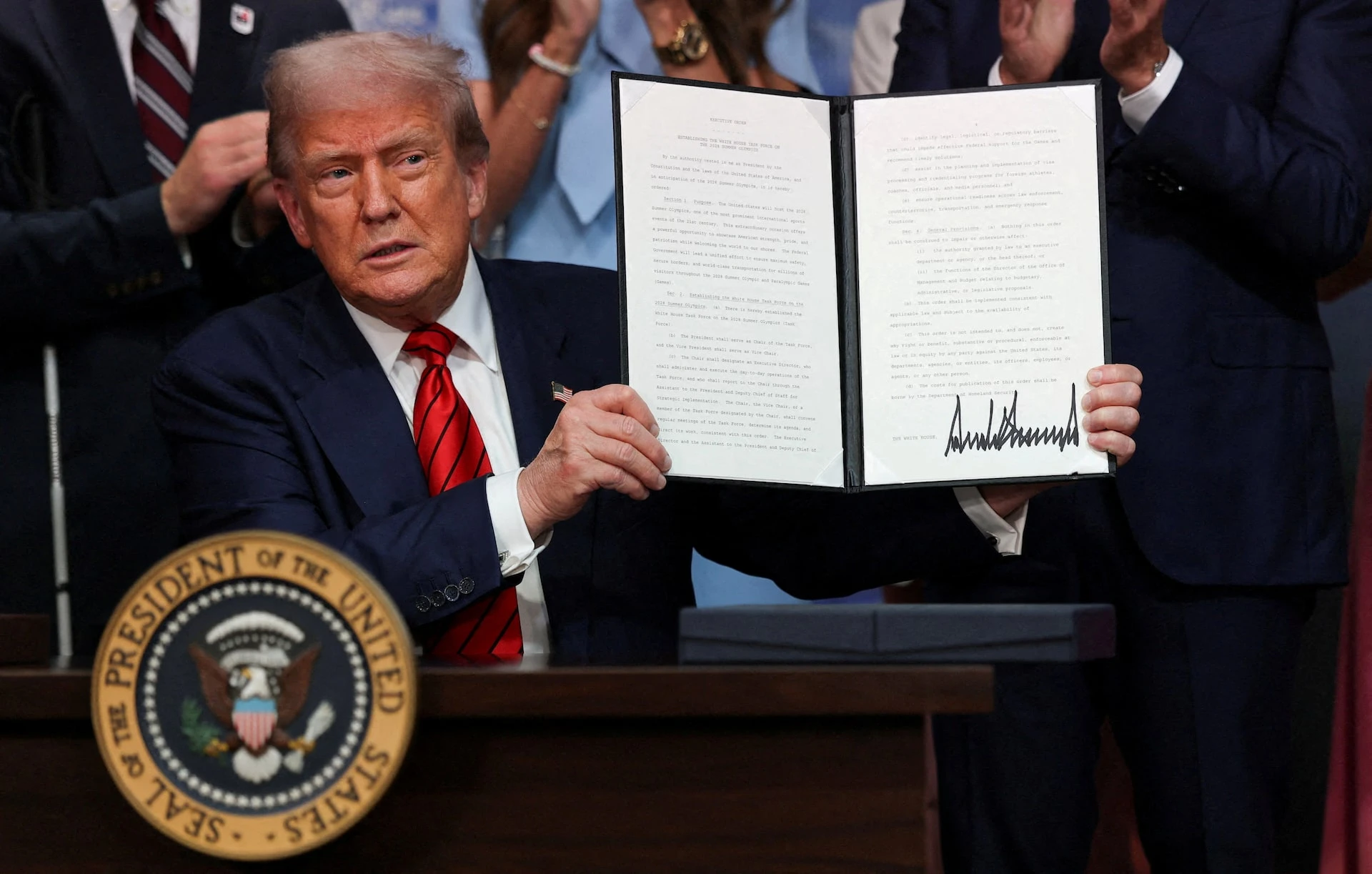 Trump Signs Order to Tighten Mail-in Voting Rules