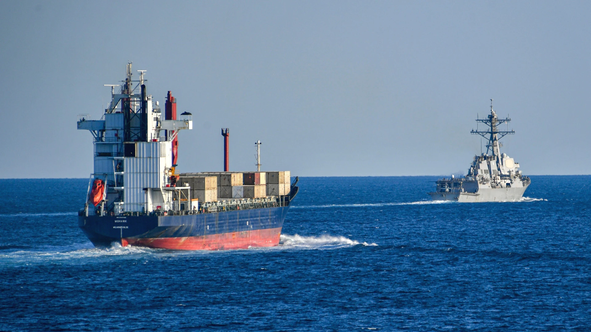 Trump Considers Navy Escort for Tankers in Hormuz