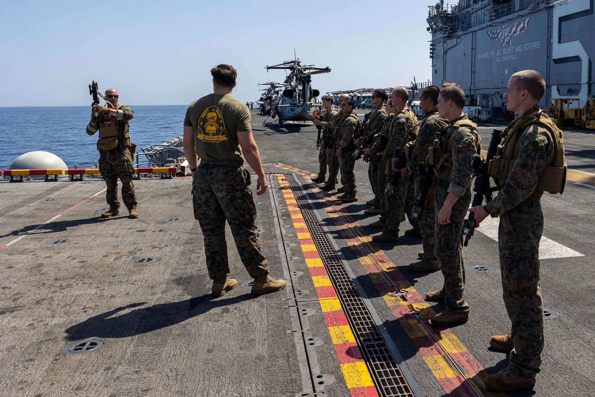 Pentagon Deploys 2,500 Marines to Middle East