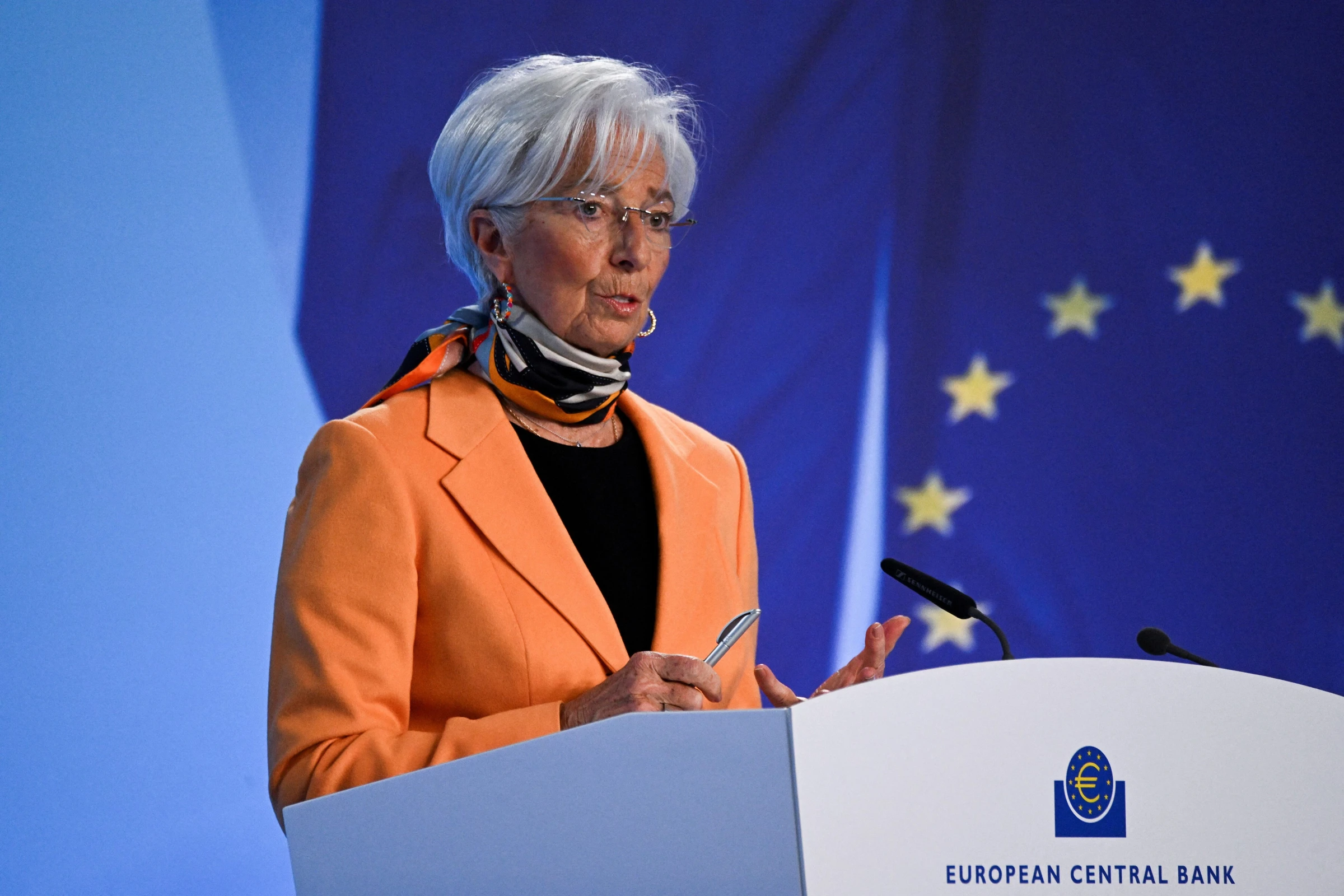 Lagarde Advocates Smaller Groups for EU Reforms