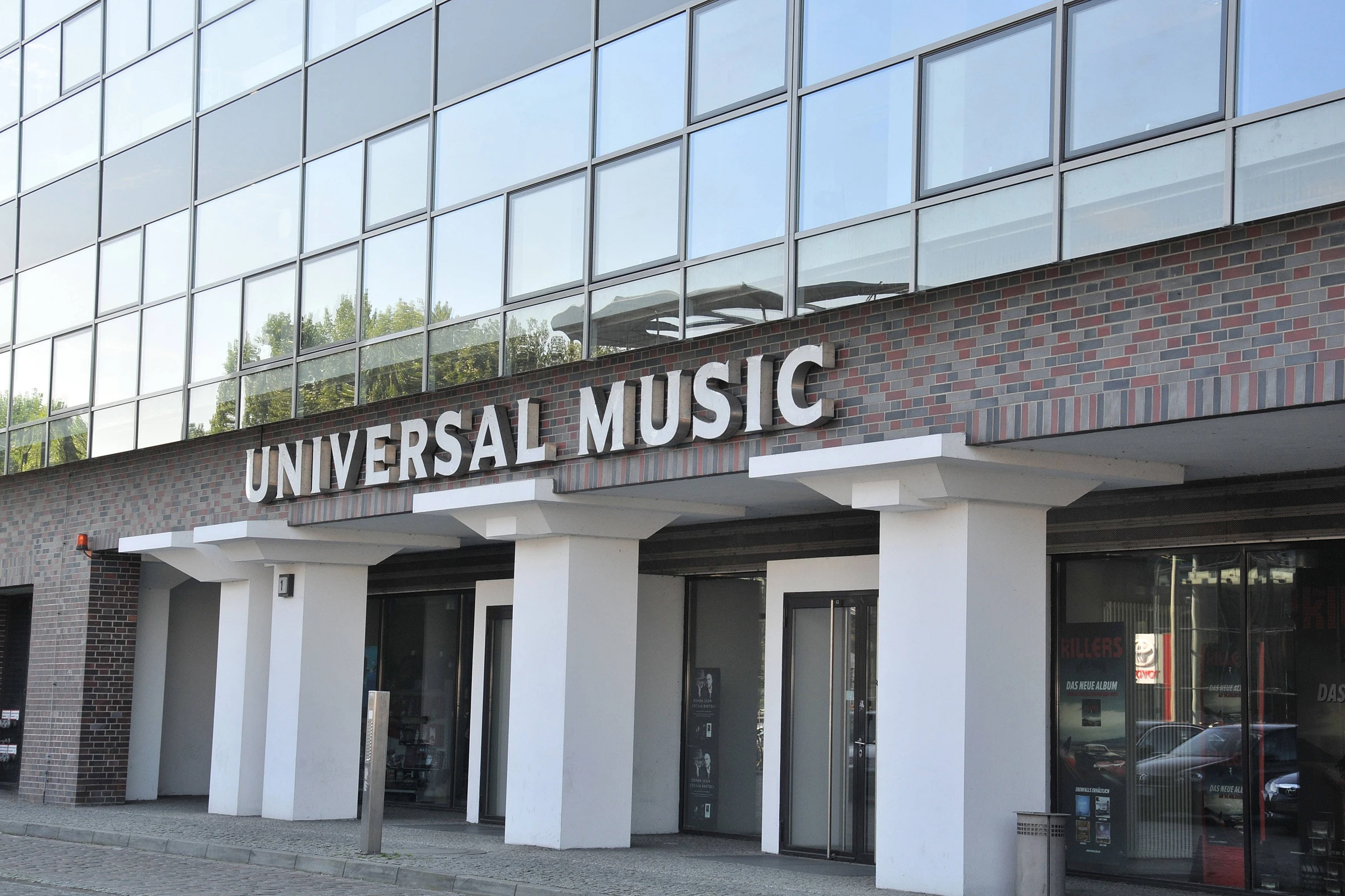 Bill Ackman bids €55.8 billion for Universal Music Group