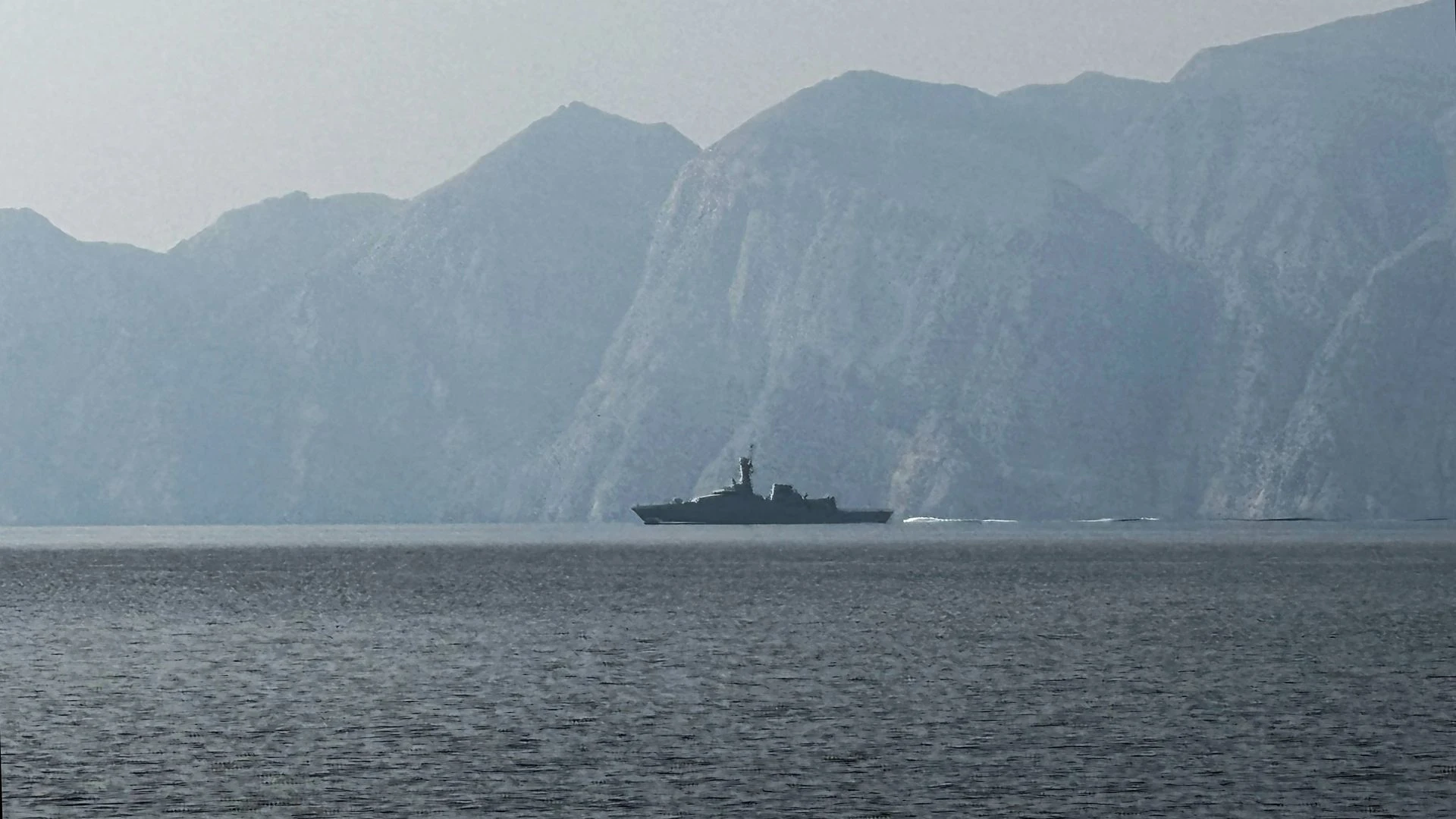 Trump Urges Allies to Deploy Warships to Hormuz