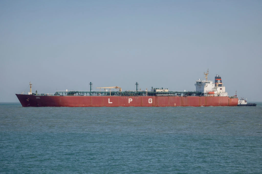 China Releases Sanctioned Iranian Oil Amid US Tensions