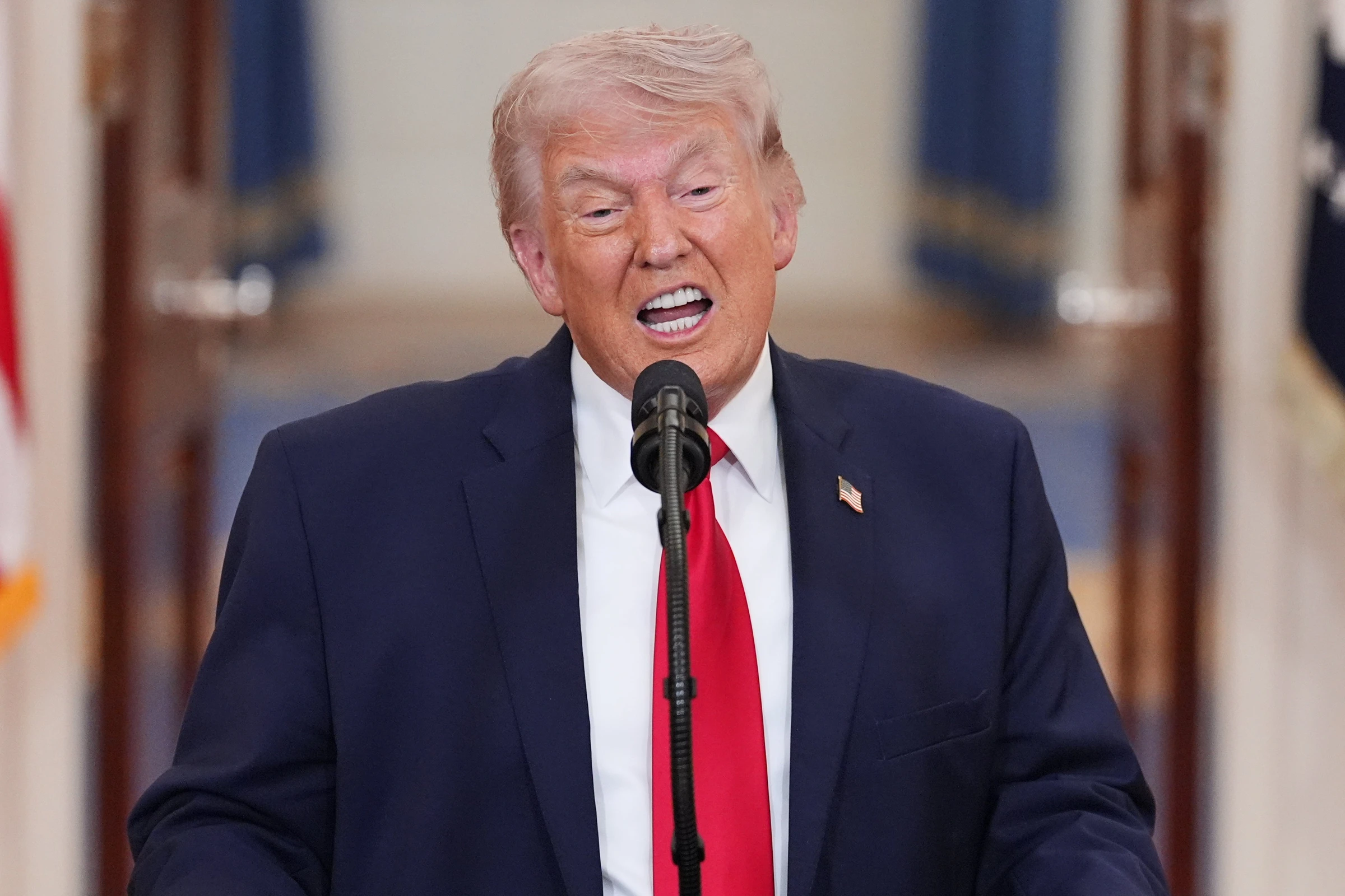 Trump Issues Ultimatum to Iran Over Strait Negotiations