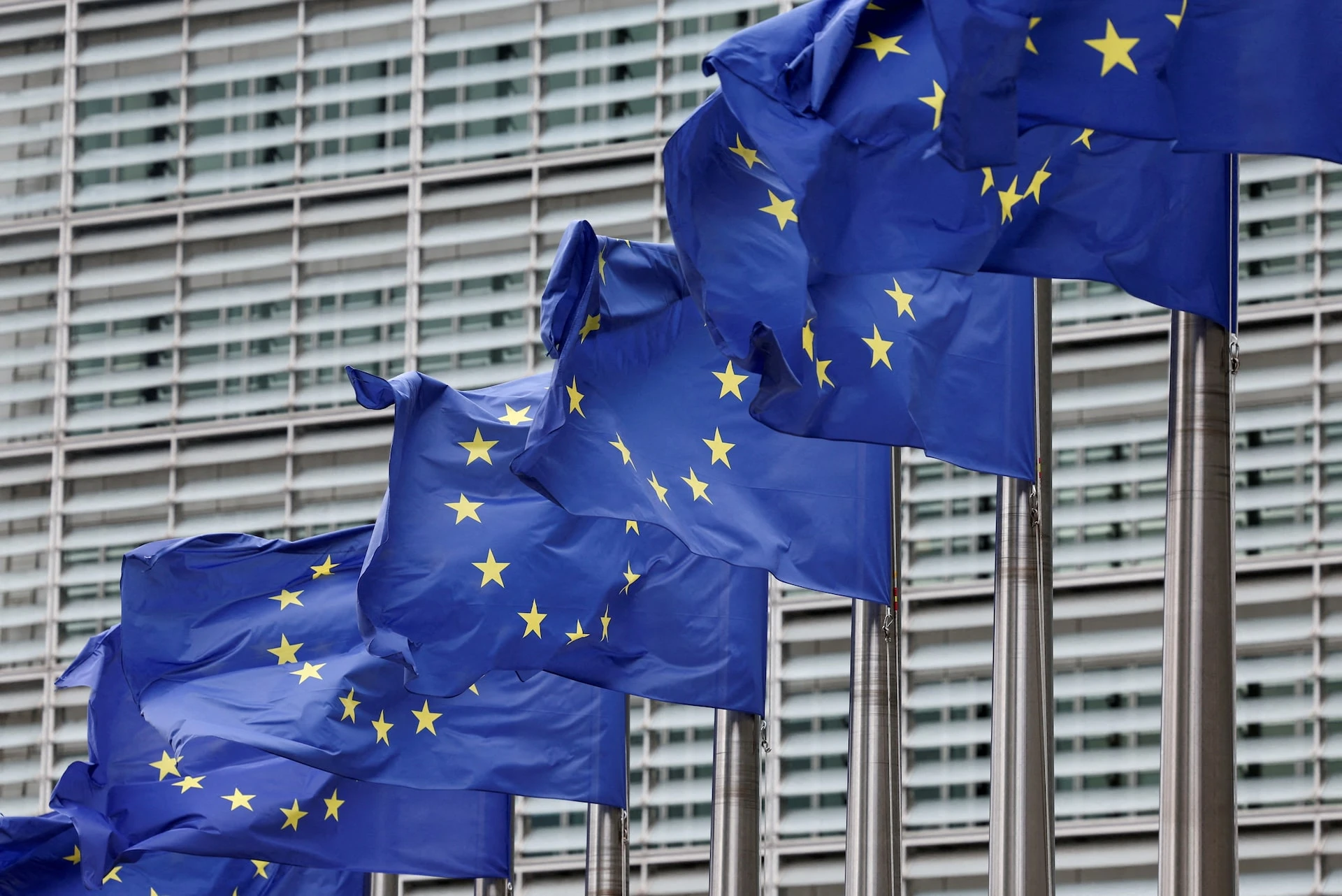 EU to Propose Permanent Ban on Russian Oil Imports