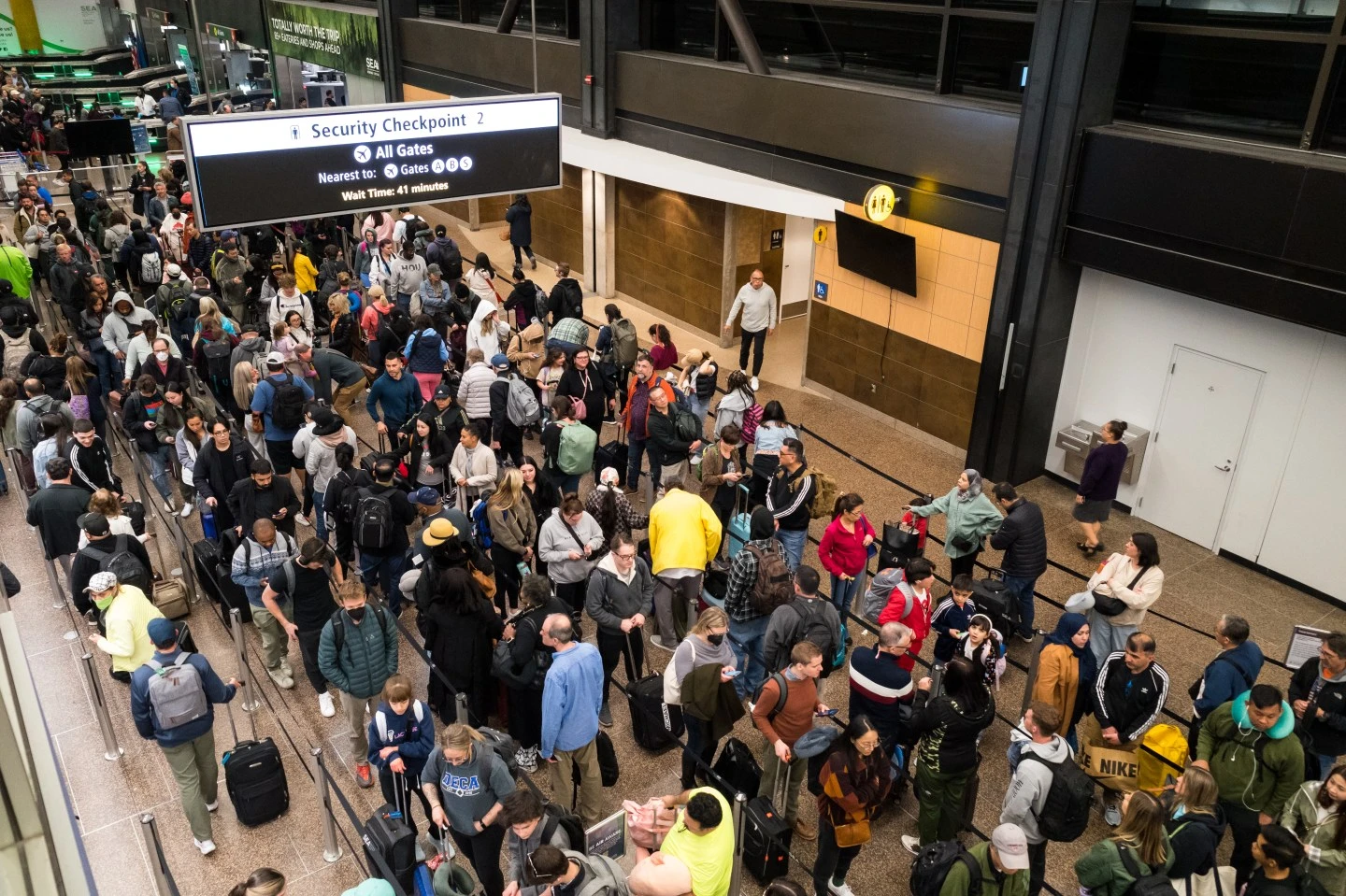 Houston Airport Faces Severe Delays Amid TSA Staffing Crisis