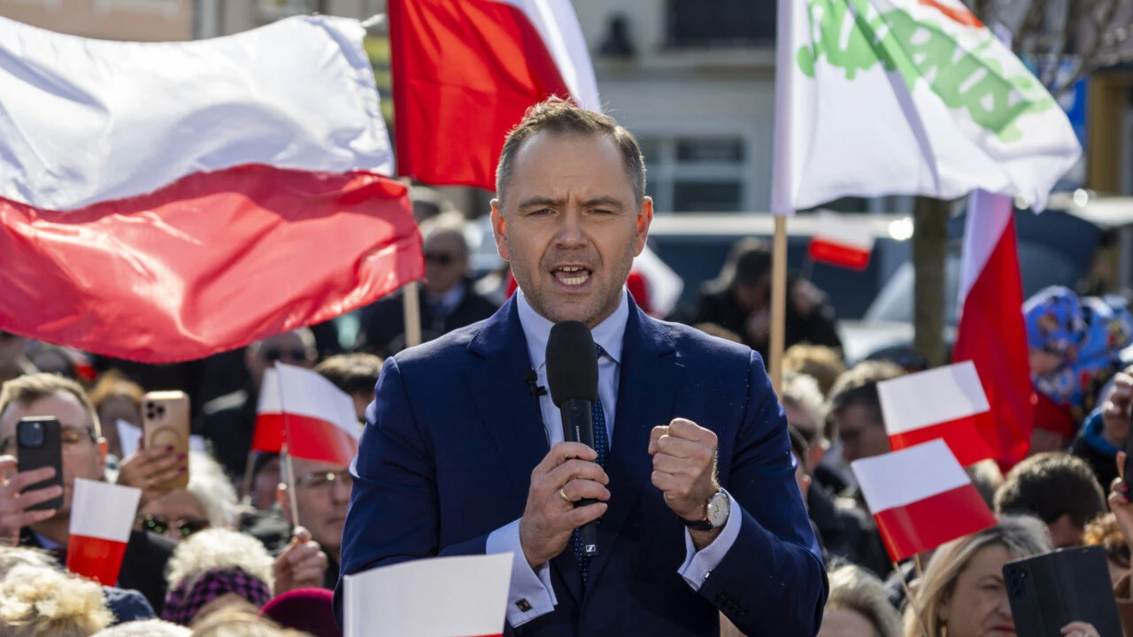 Poland's Leaders Clash Over EU Funding and Reforms