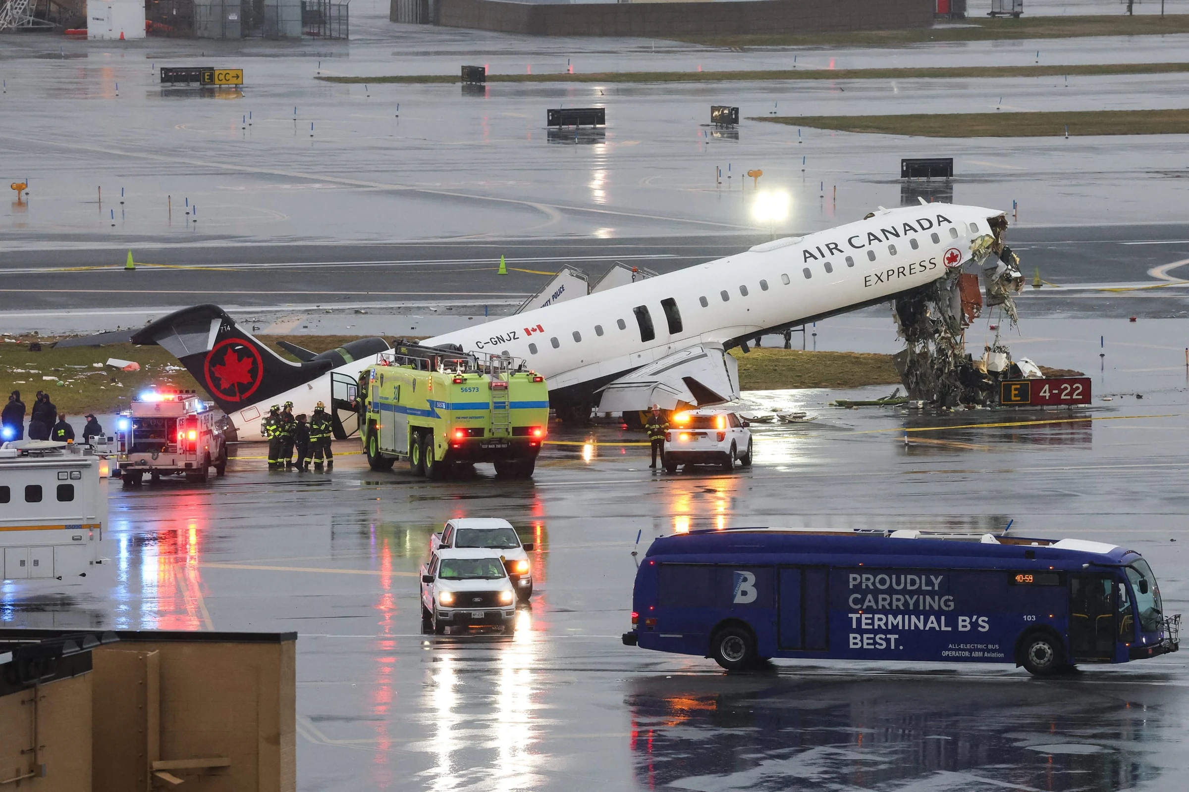 NTSB report cites miscommunication in LaGuardia crash