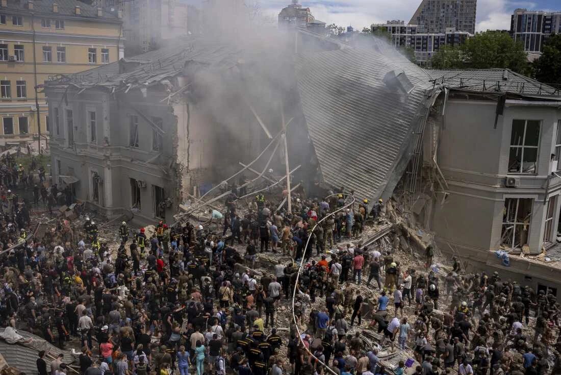 Russian airstrike on Kyiv hospital kills one injures four