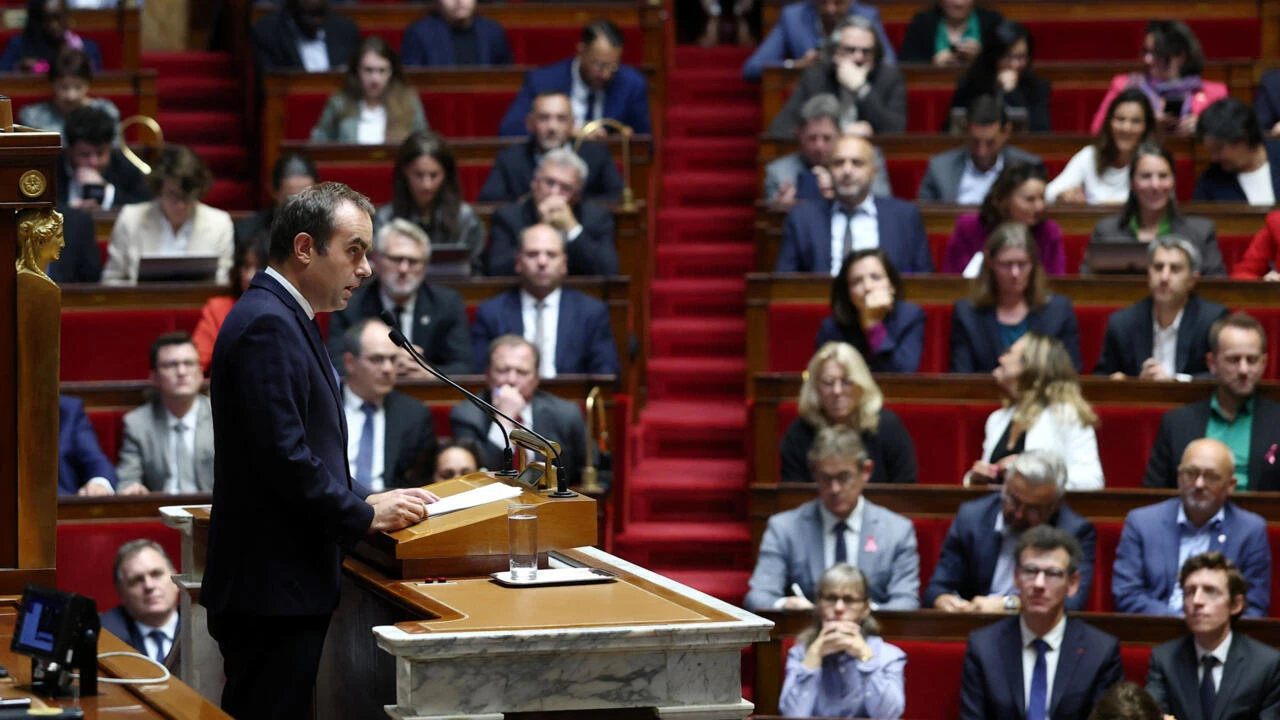 French Prime Minister to Propose 2026 Budget Reforms