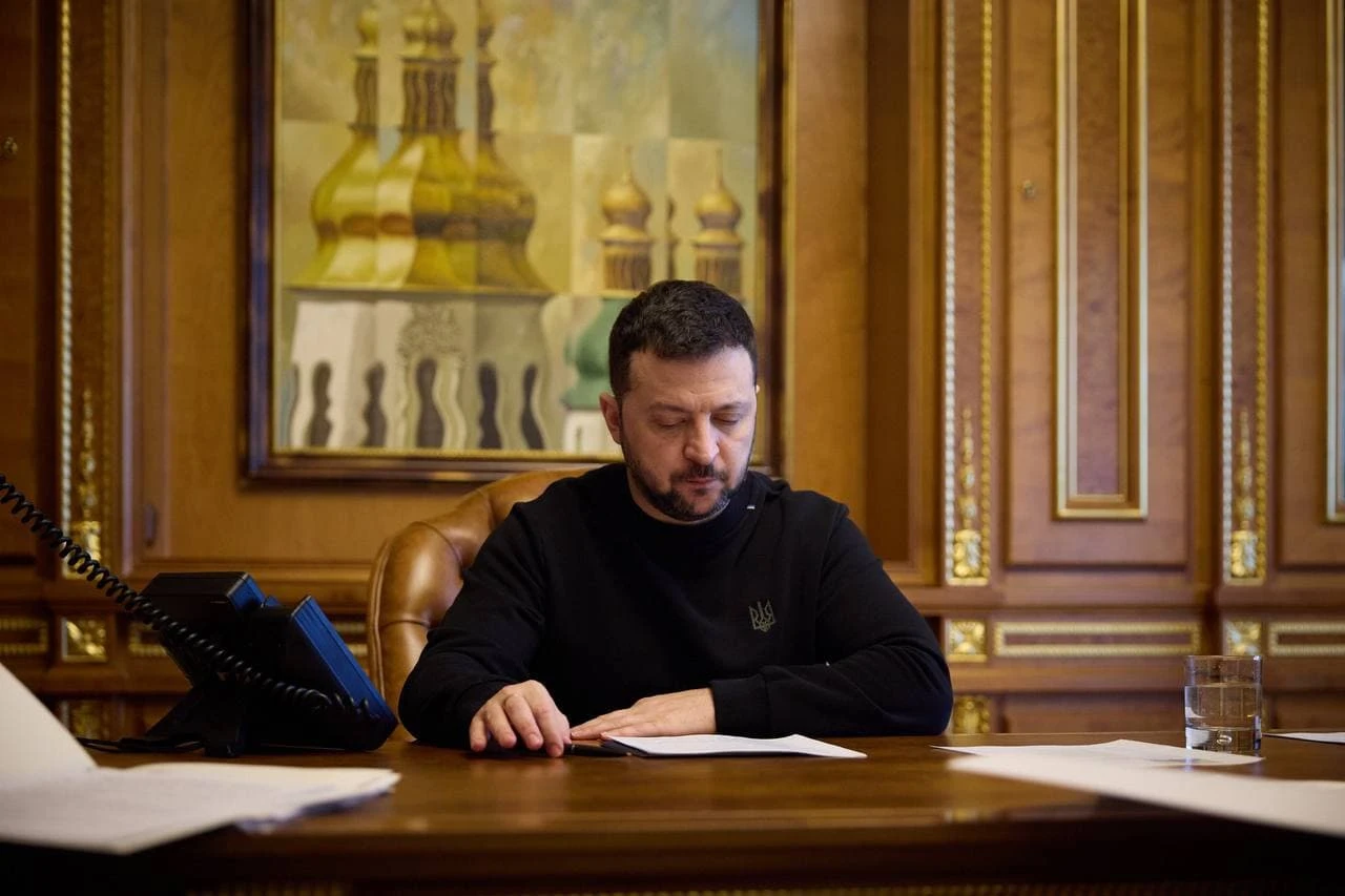 Zelensky Warns of De Facto World War III
