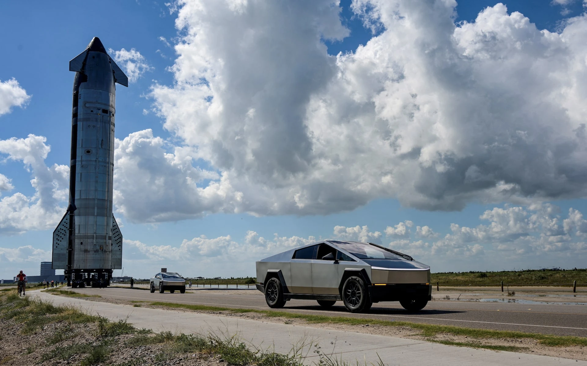 Elon Musk explores SpaceX merger with xAI