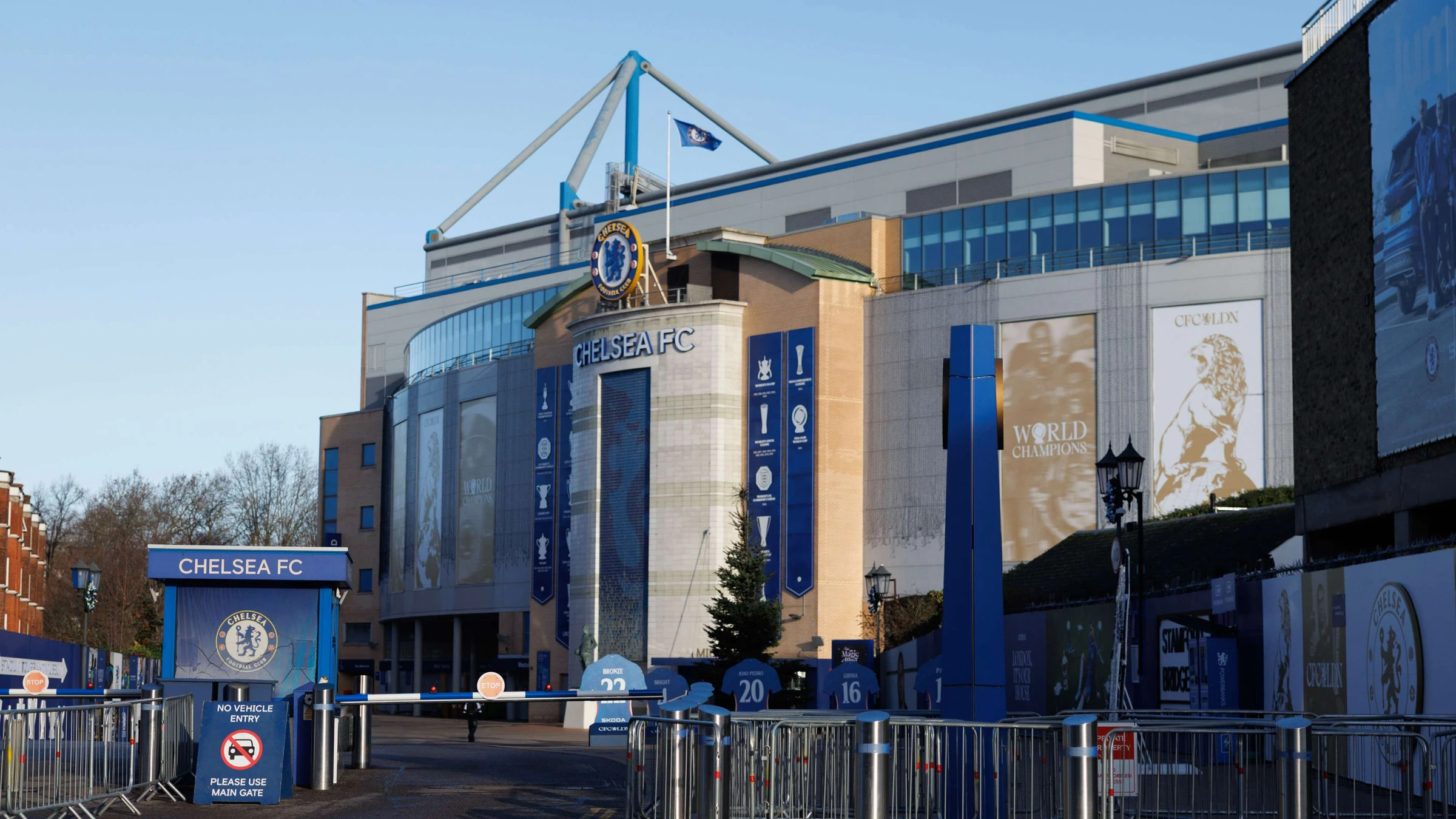 Abramovich to Challenge UK Government Over Chelsea Sale Proceeds