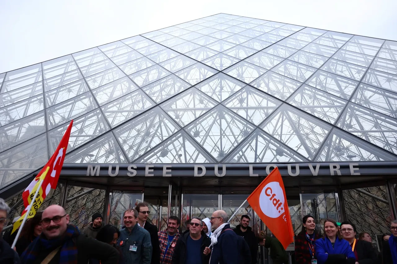 Louvre Closes Again Amid Staff Strikes Over Pay