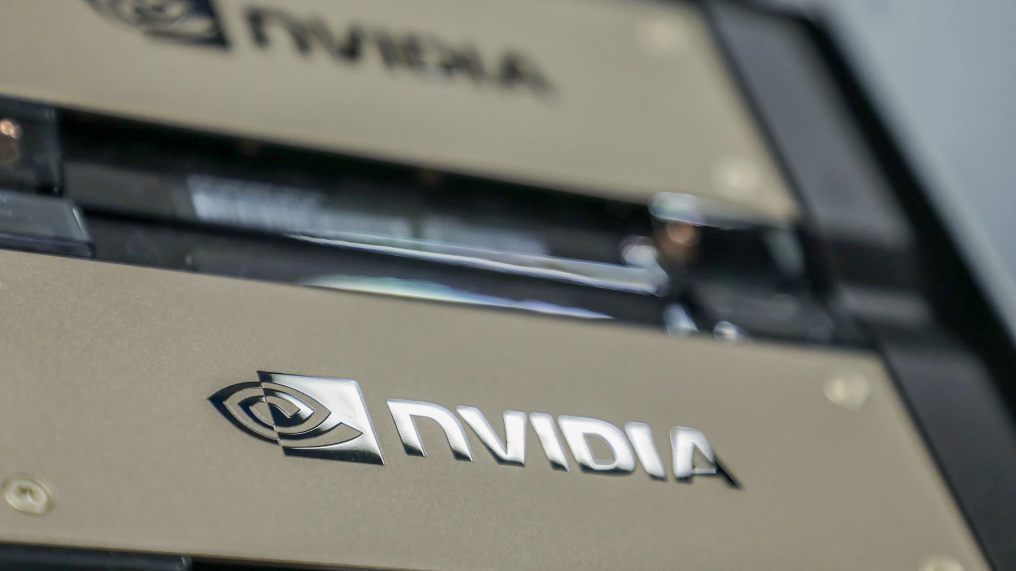 Nvidia's H200 AI Chip Sales to China Stalled
