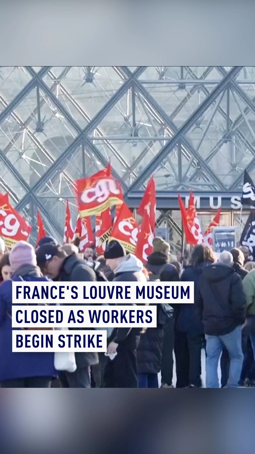 Louvre Museum Staff Vote Unanimously to Strike