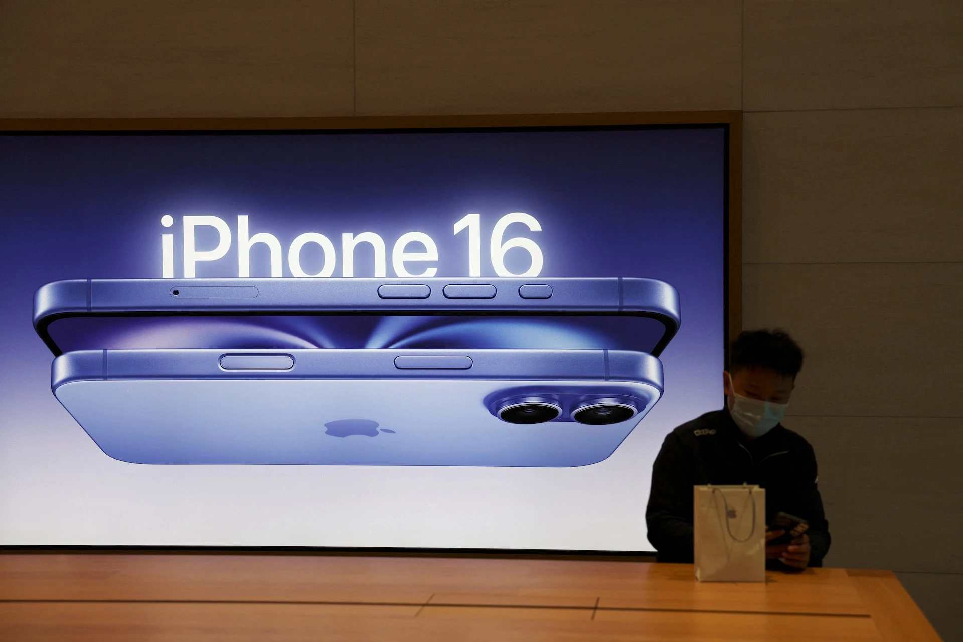 Apple Reclaims Top Smartphone Spot in China