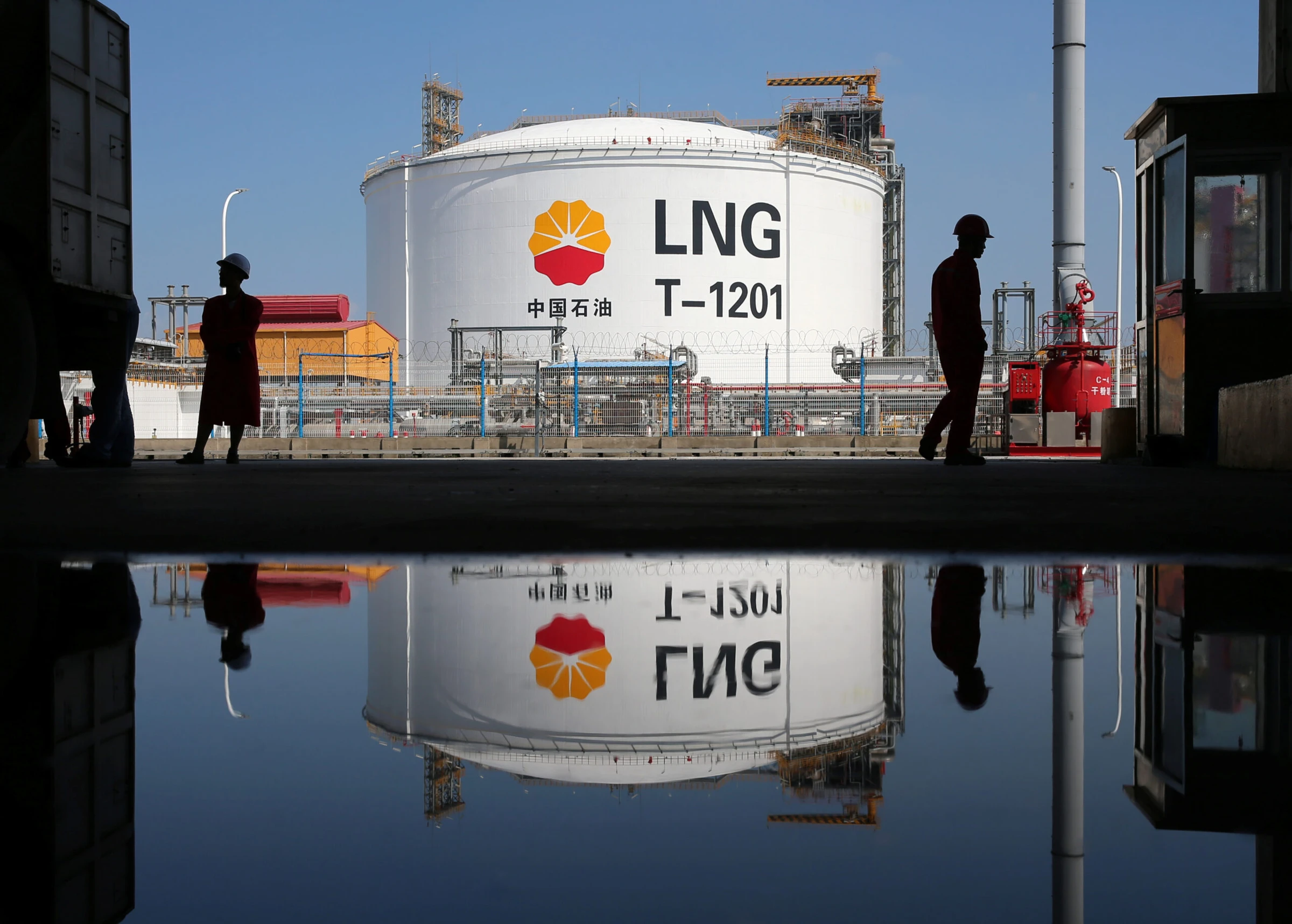 IEA Cuts 2026 Oil Demand Growth Forecast Amid Supply Surge
