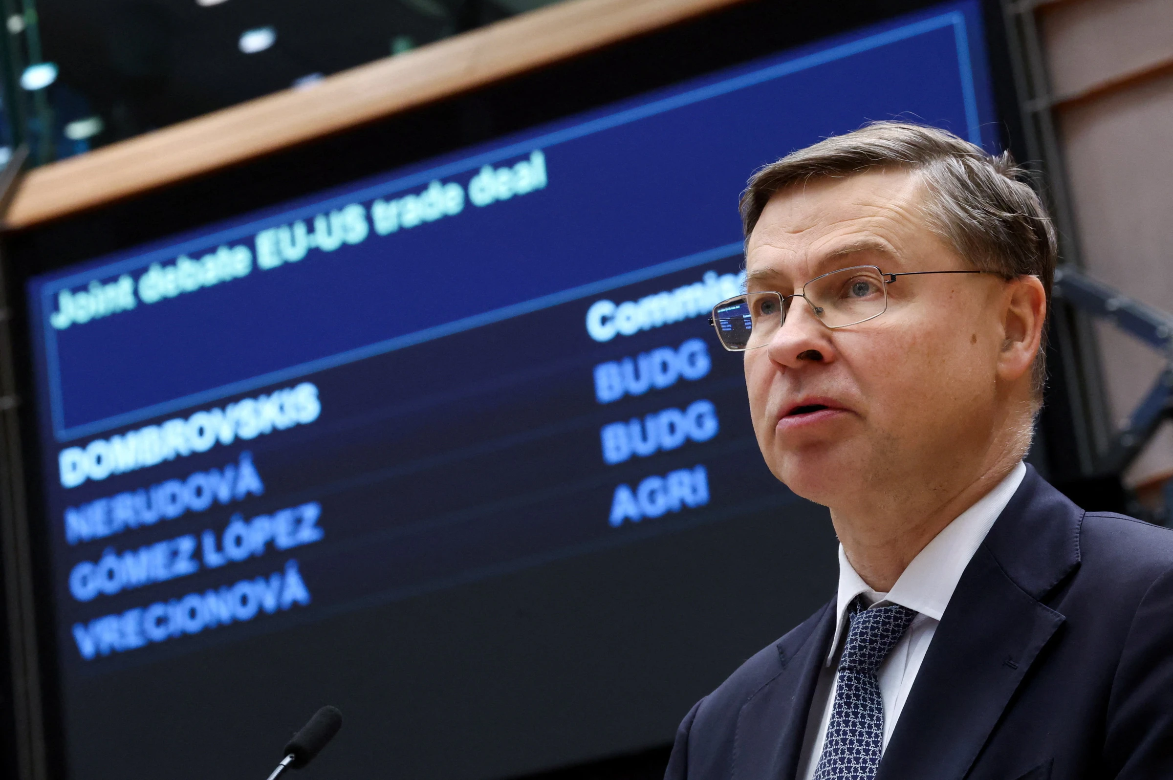 EU Economy Chief Warns of Stagflationary Risks