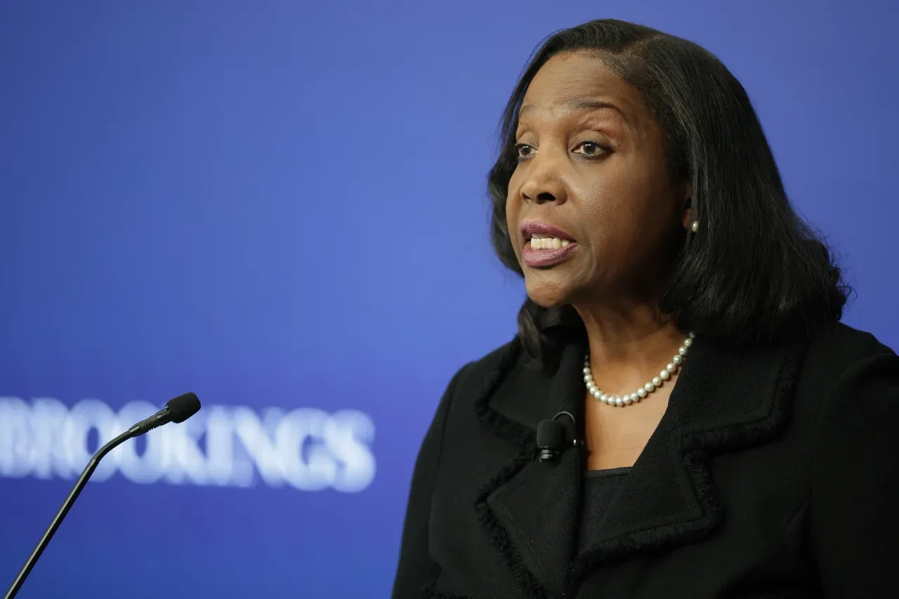 Fed Governor Warns AI May Increase Unemployment Risks
