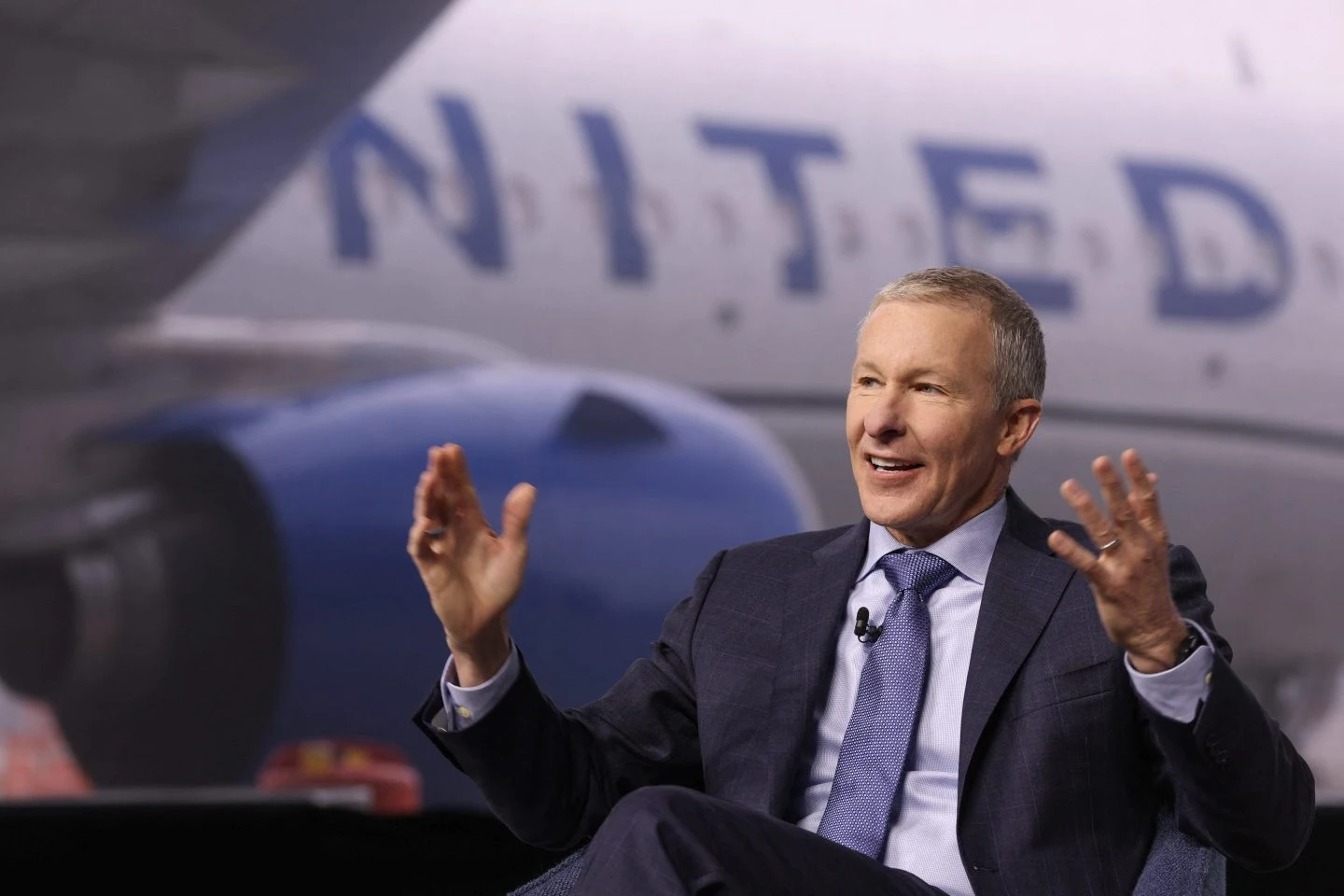United Airlines CEO proposes merger with American Airlines