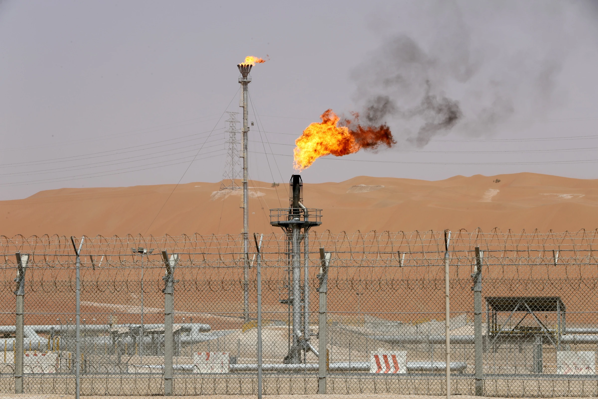Saudi Aramco Cuts Arab Light Crude Prices for February