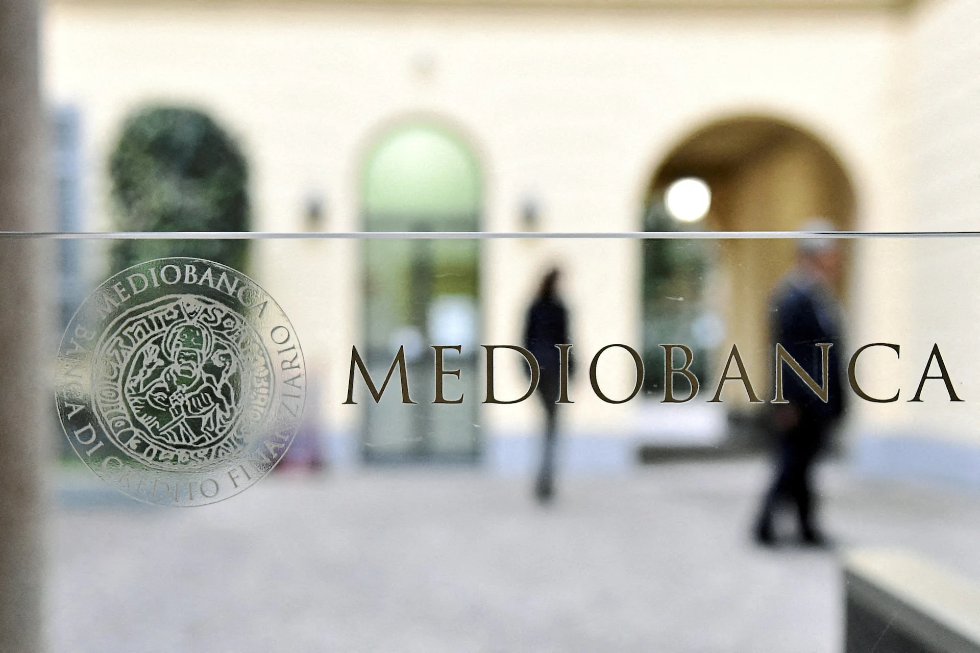 Banca Monte dei Paschi approves merger with Mediobanca