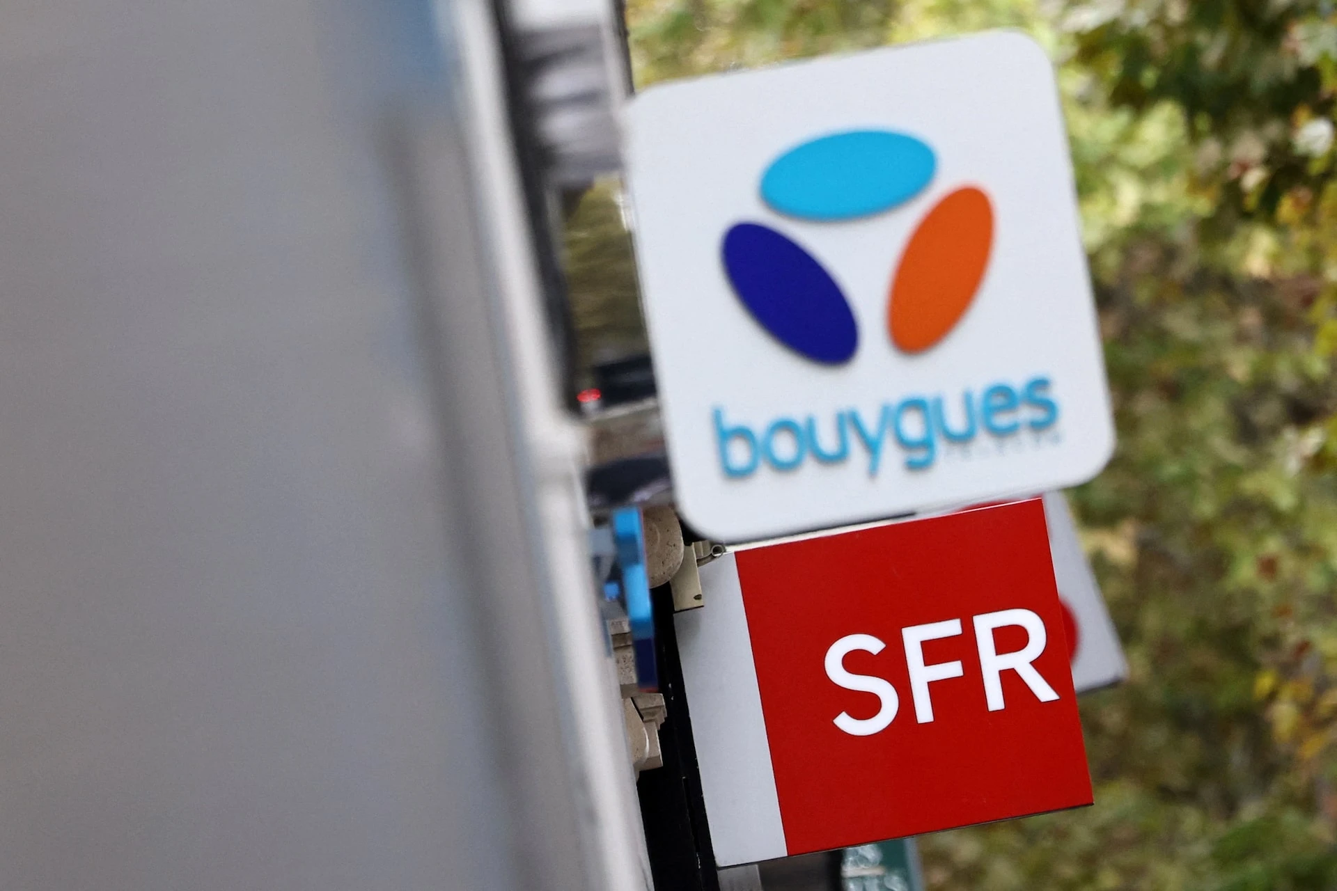 Bouygues Telecom in Exclusive Talks to Acquire SFR