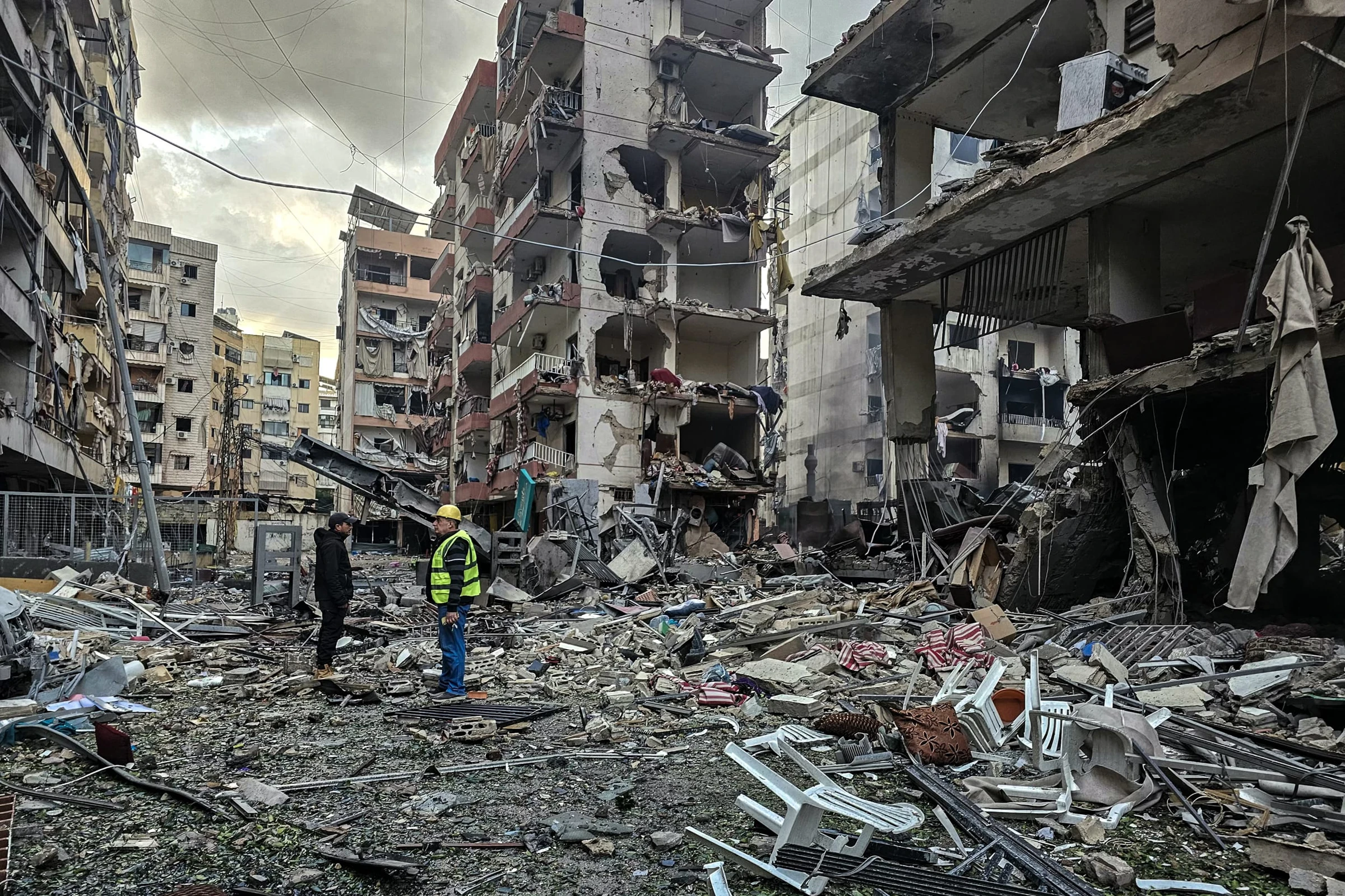 Israel Airstrikes Kill Senior Iranian Officials, Escalating Tensions