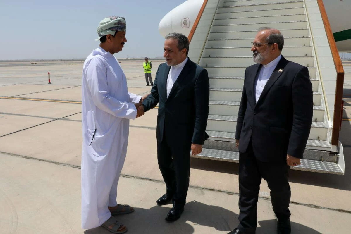 Iranian Foreign Minister Arrives for Nuclear Talks in Muscat